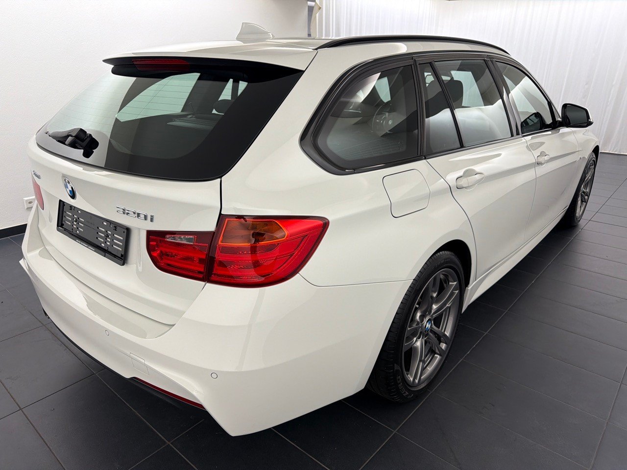 BMW 320i Touring, Benzina, Occasioni / Usate, Automatico - 3