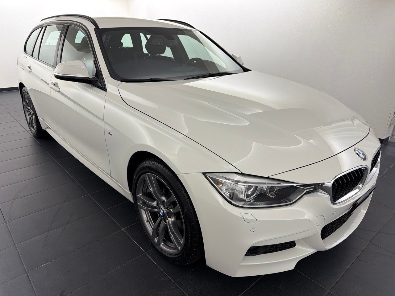 BMW 320i Touring, Benzina, Occasioni / Usate, Automatico - 4