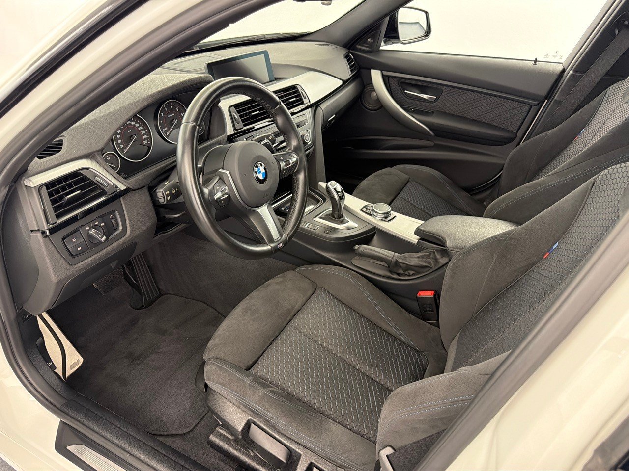 BMW 320i Touring, Benzina, Occasioni / Usate, Automatico - 5