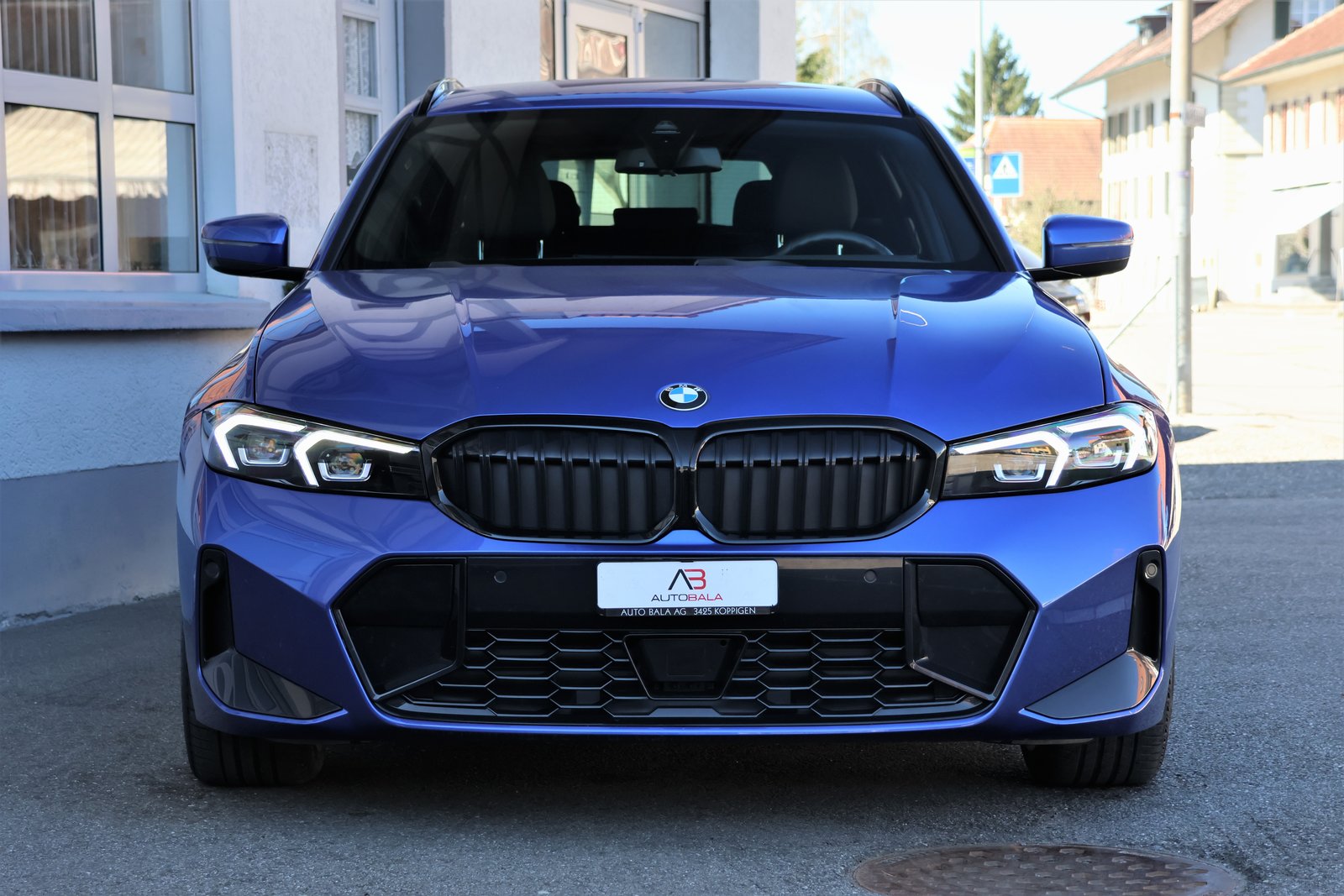 BMW 320d 48V Touring Steptronic M Sport + AHK 1.8T, Mild-Hybrid Diesel/Elektro, Occasion / Gebraucht, Automatik - 2