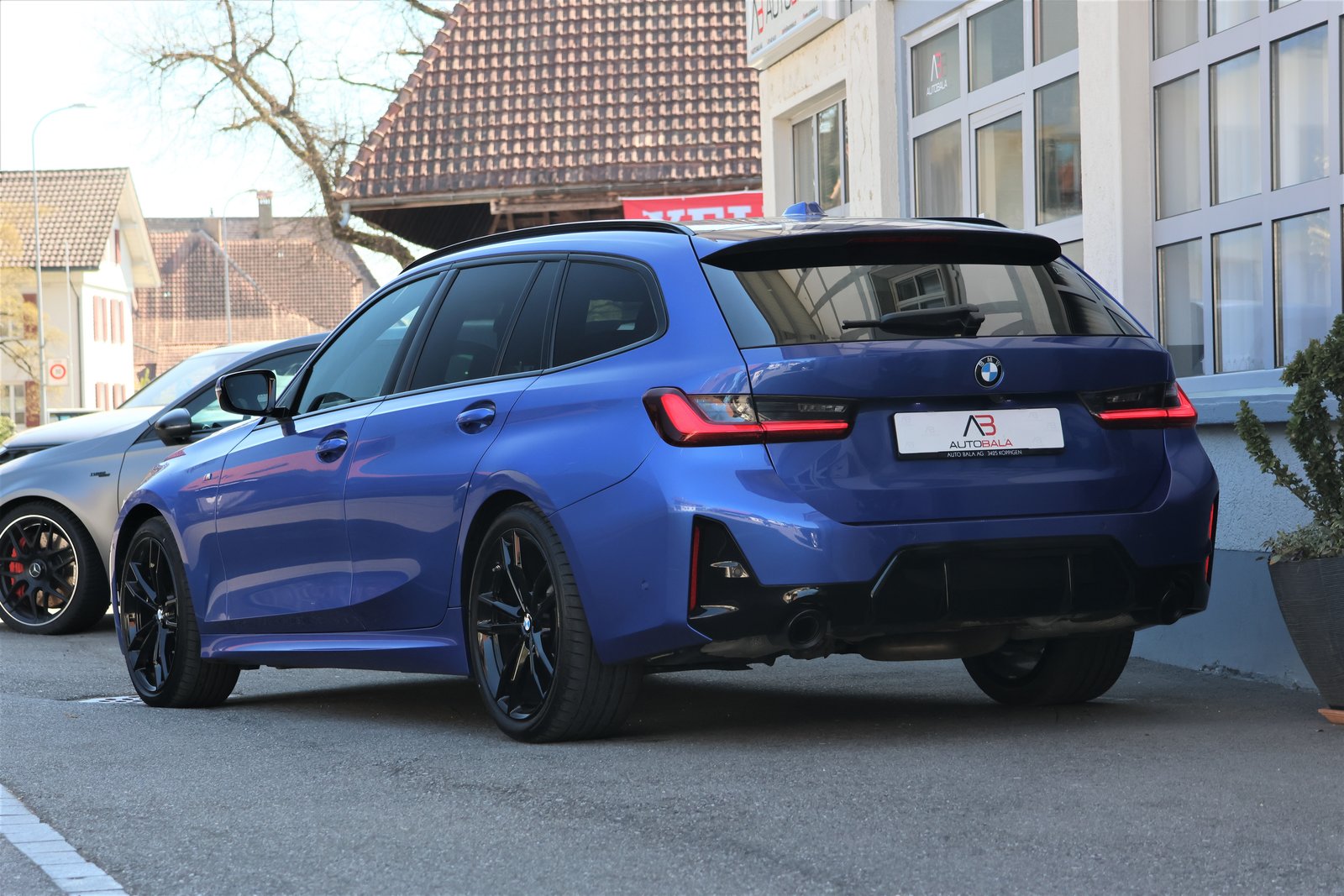 BMW 320d 48V Touring Steptronic M Sport + AHK 1.8T, Mild-Hybrid Diesel/Elektro, Occasion / Gebraucht, Automatik - 3