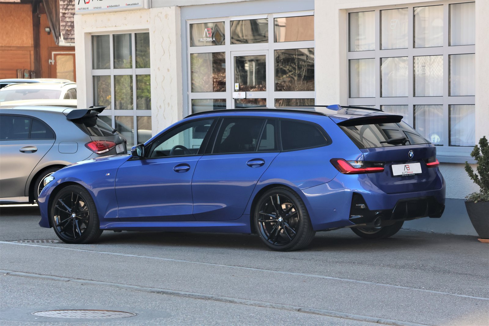 BMW 320d 48V Touring Steptronic M Sport + AHK 1.8T, Mild-Hybrid Diesel/Elektro, Occasion / Gebraucht, Automatik - 4