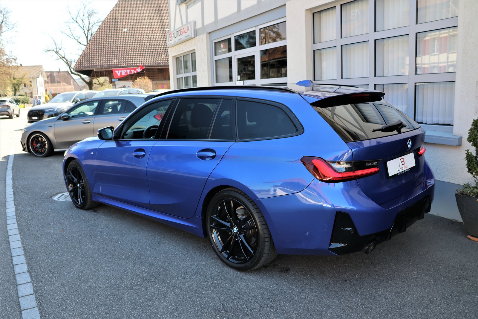 BMW 320d 48V Touring Steptronic M Sport + AHK 1.8T, Mild-Hybrid Diesel/Elektro, Occasion / Gebraucht, Automatik - 7