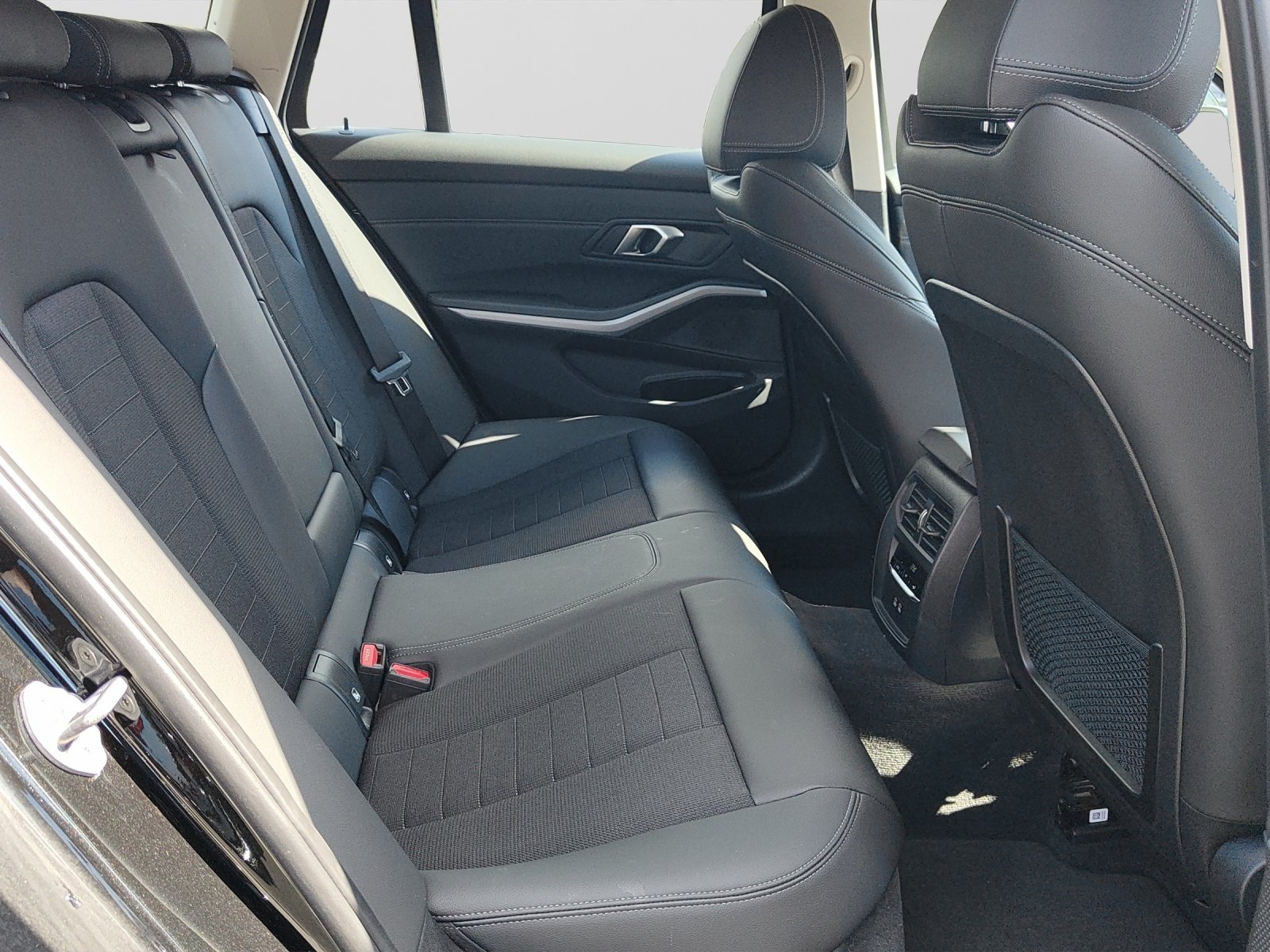 BMW 320d, Mild-Hybrid Diesel/Elektro, Occasion / Gebraucht, Automatik - 6