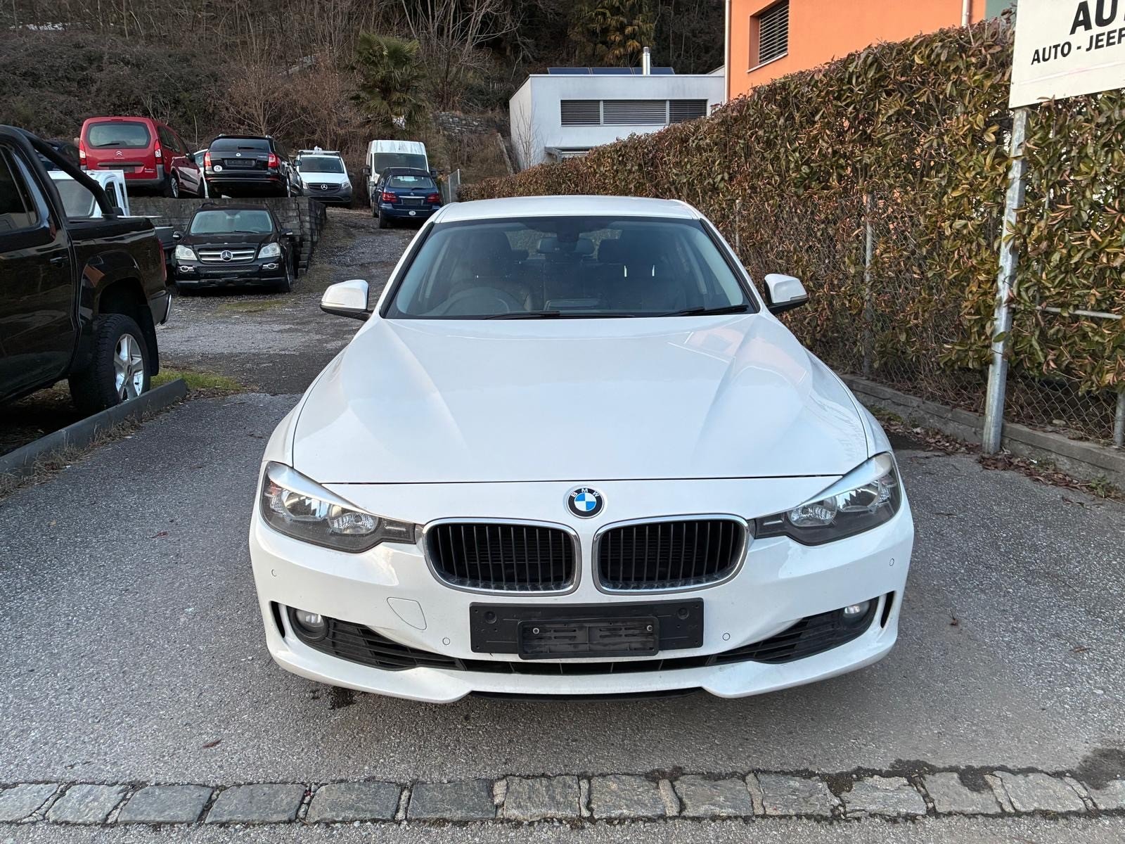 BMW 320i, Essence, Occasion / Utilisé, Manuelle - 2