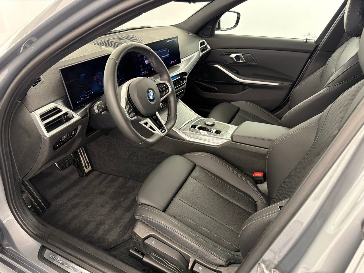 BMW 320i M Sport, Benzin, Occasion / Gebraucht, Automatik - 5