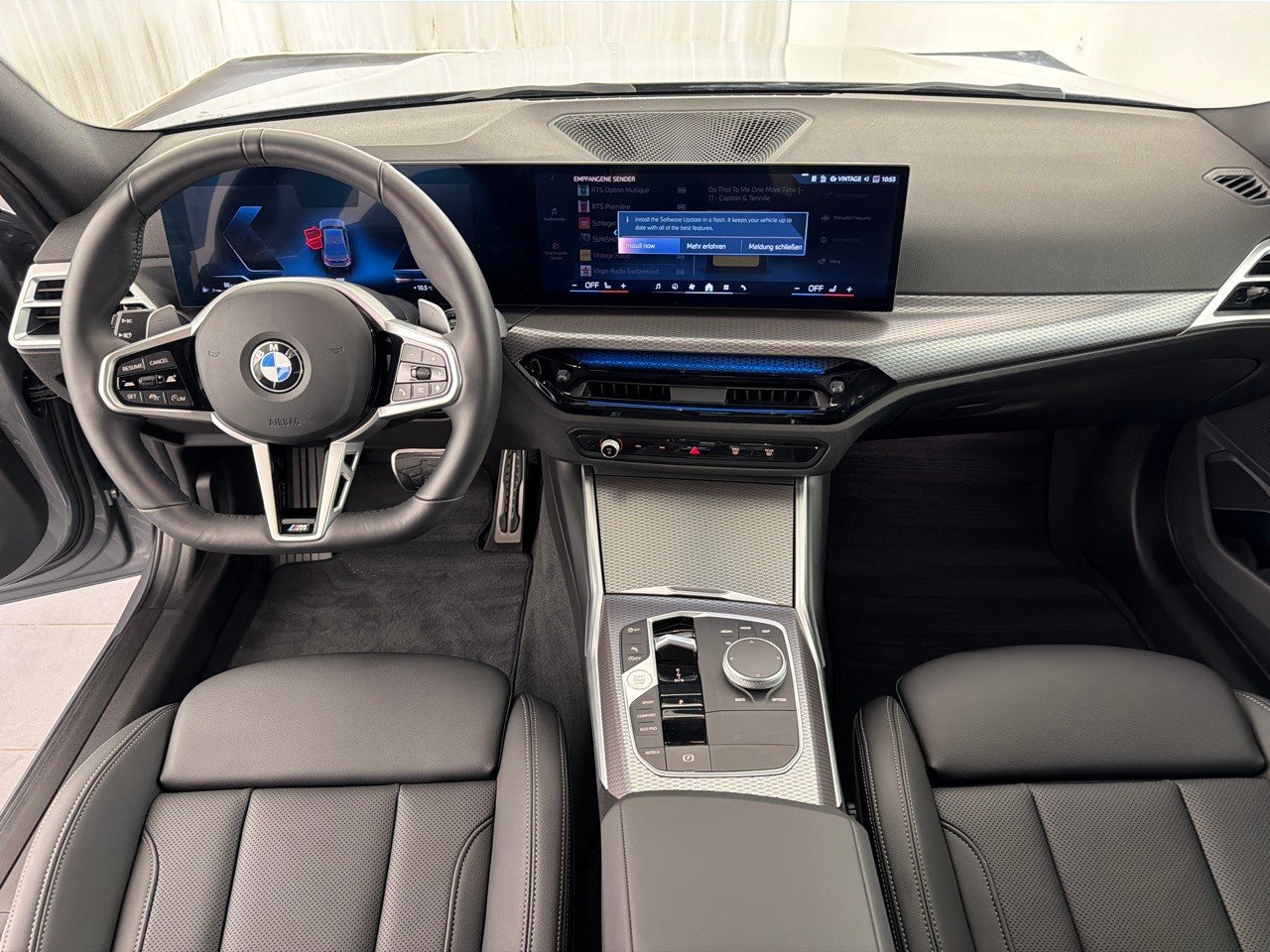 BMW 320i M Sport, Benzin, Occasion / Gebraucht, Automatik - 7