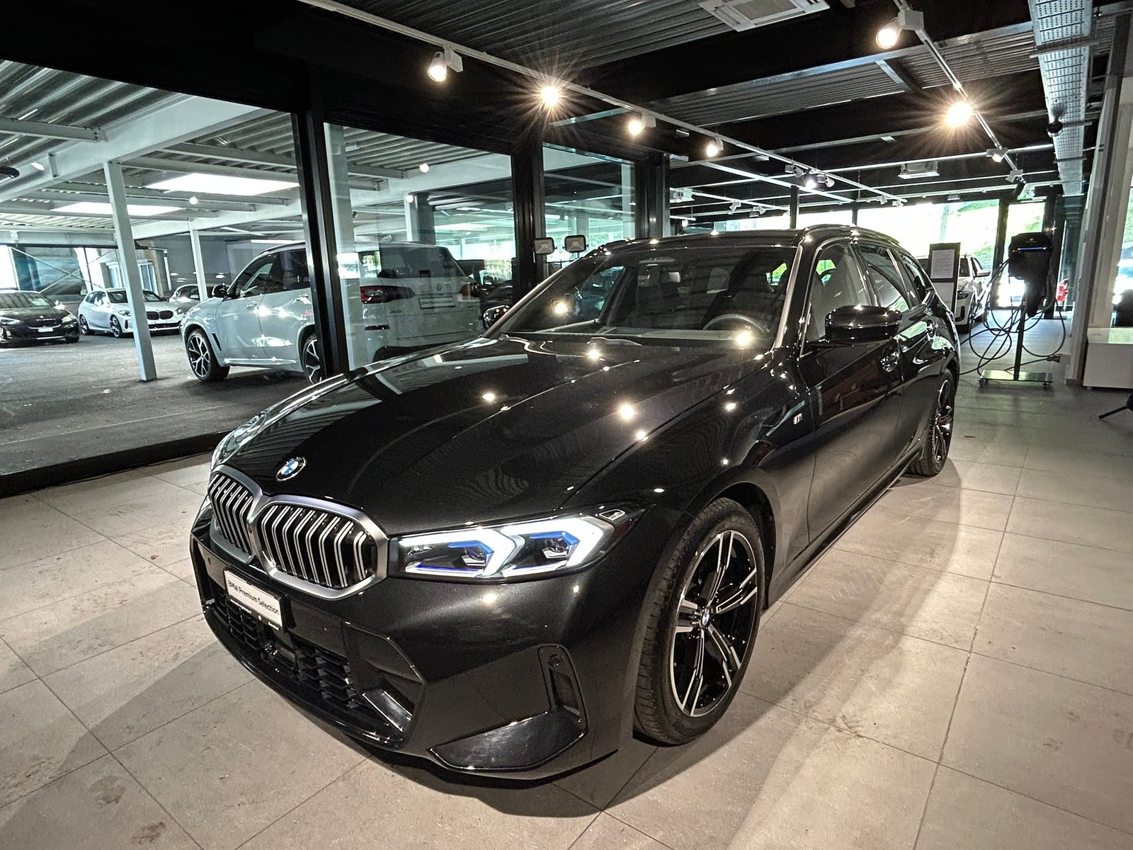 BMW 320d 48V Steptronic M Sport, Mild-Hybrid Diesel/Elektro, Occasion / Gebraucht, Automatik - 2