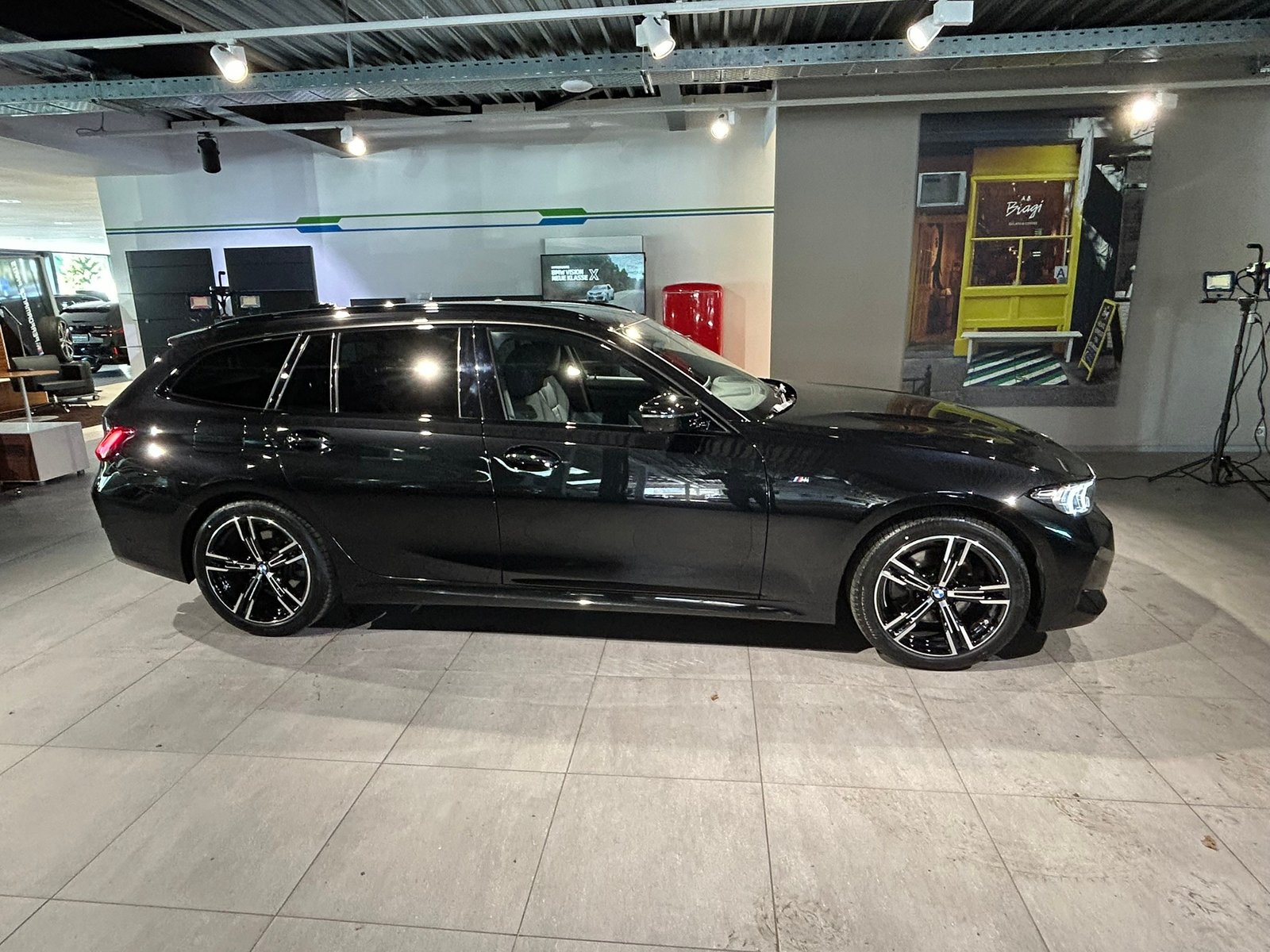 BMW 320d 48V Steptronic M Sport, Mild-Hybrid Diesel/Elektro, Occasion / Gebraucht, Automatik - 5