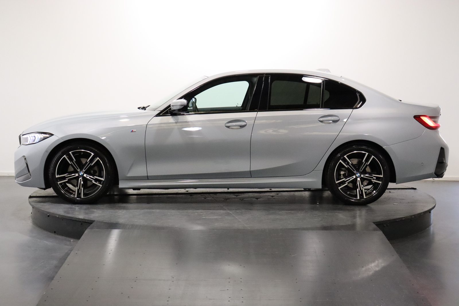 BMW 320d xDrive SAG, Mild-Hybrid Diesel/Elektro, Occasion / Gebraucht, Automatik - 2