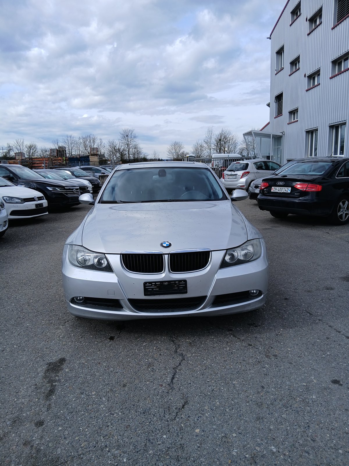 BMW 320i