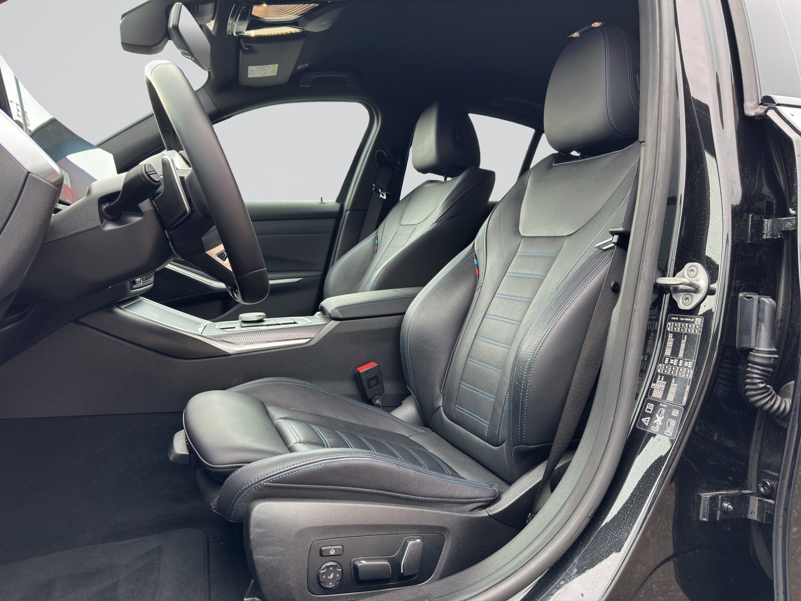BMW 320d M Sport Steptronic, Mild-Hybrid Diesel/Electric, Second hand / Used, Automatic - 6