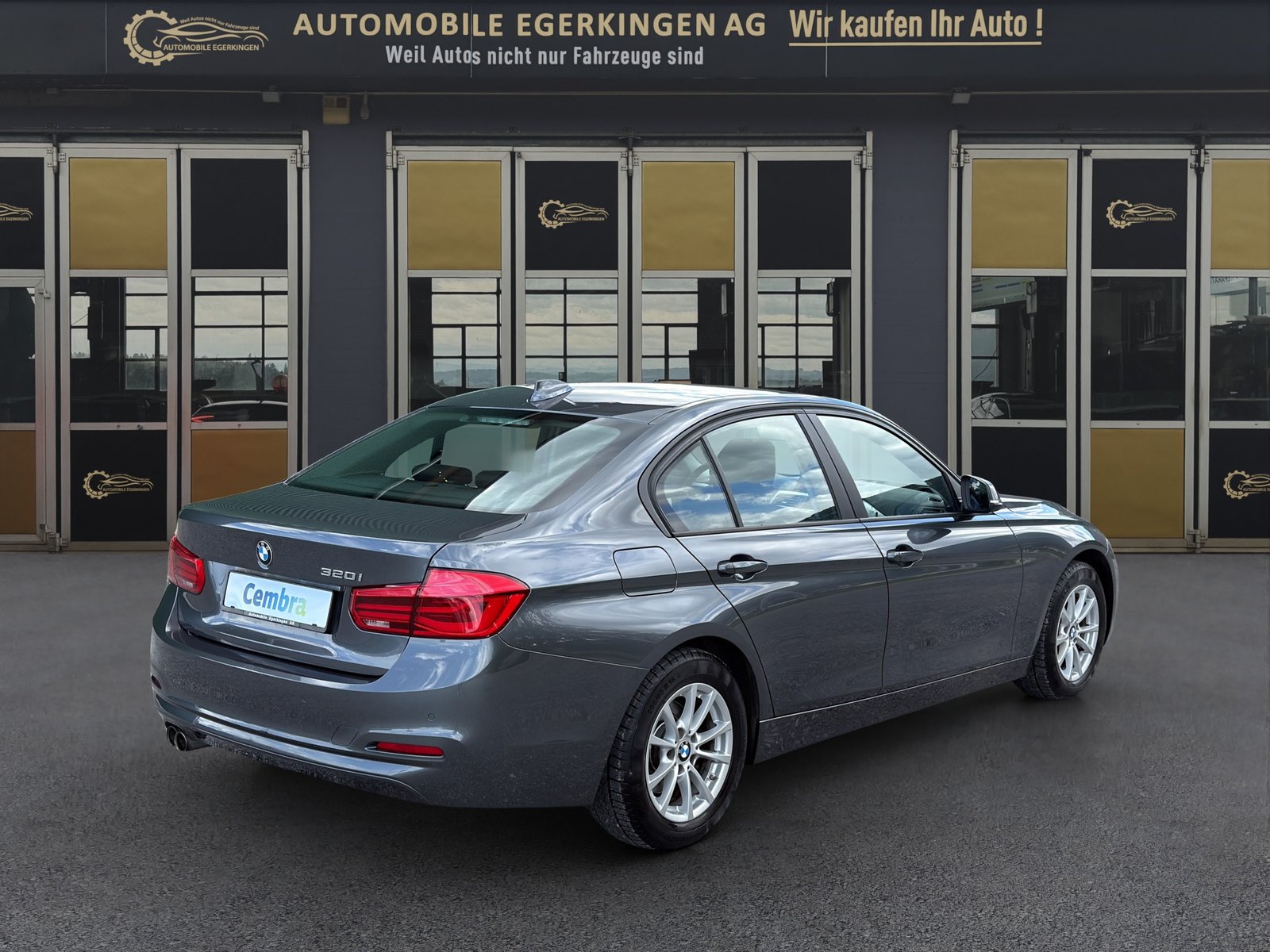 BMW 320i Essential Ed., Benzin, Occasion / Gebraucht, Handschaltung - 5