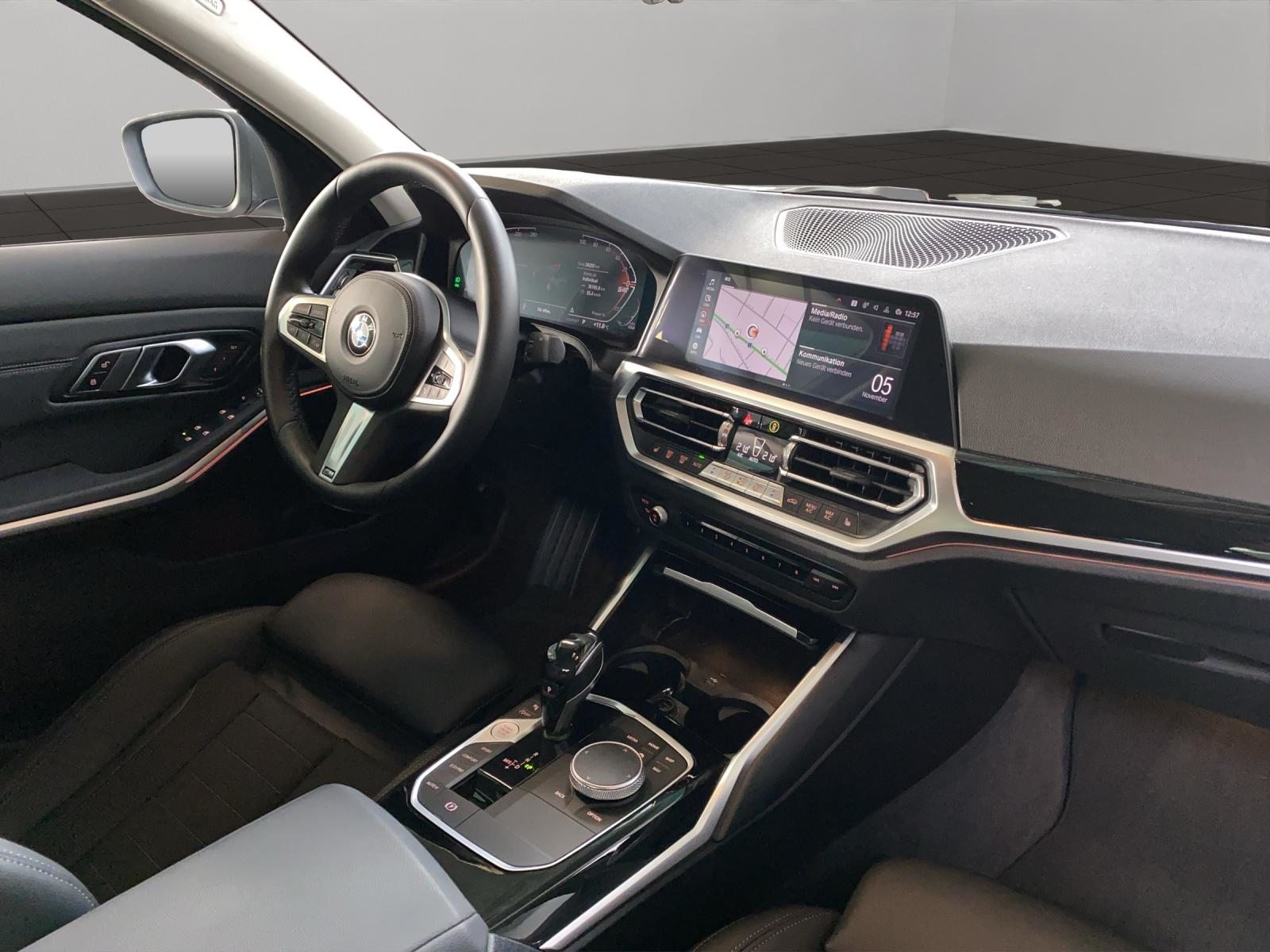 BMW 320i xDrive, Benzin, Occasion / Gebraucht, Automatik - 7