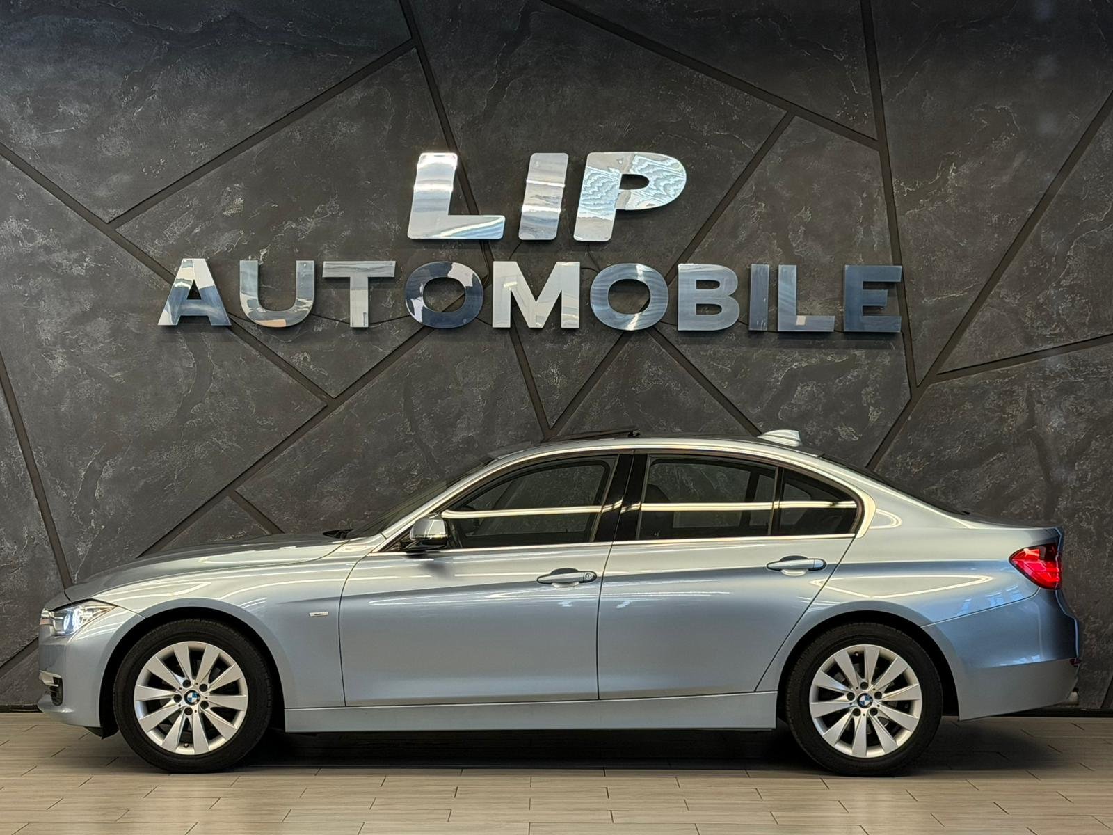 BMW 320i Modern Line Steptronic, Benzin, Occasion / Gebraucht, Automatik - 5