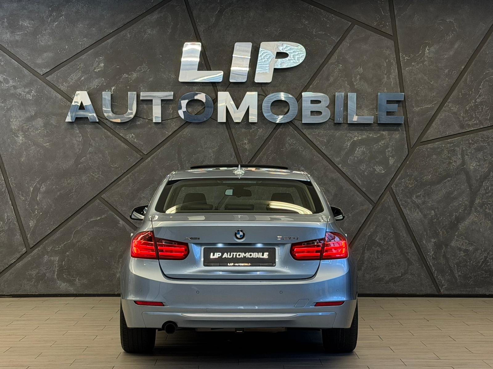 BMW 320i Modern Line Steptronic, Benzin, Occasion / Gebraucht, Automatik - 7