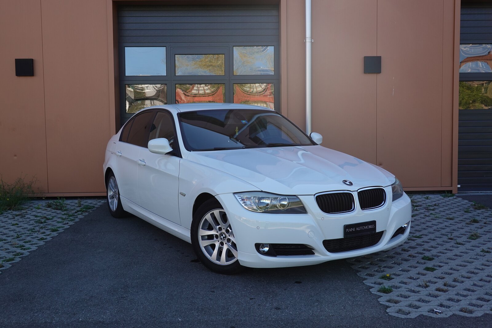 BMW 320d * CH Auto * Tempomat * Capteurs avant/arrière * GPS *
