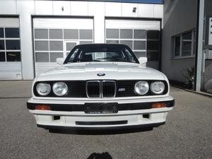 BMW 320i A
