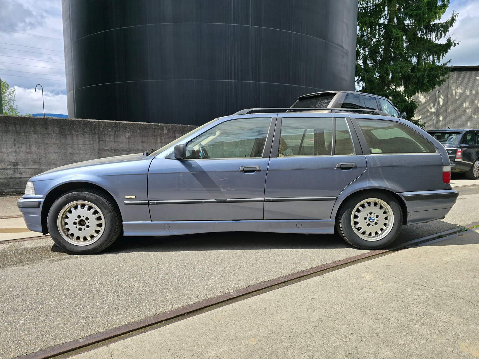BMW 323i Touring Exclusiv, Essence, Occasion / Utilisé, Manuelle - 2