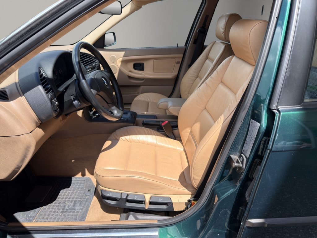 BMW 323 323i, Essence, Occasion / Utilisé, Automatique - 5