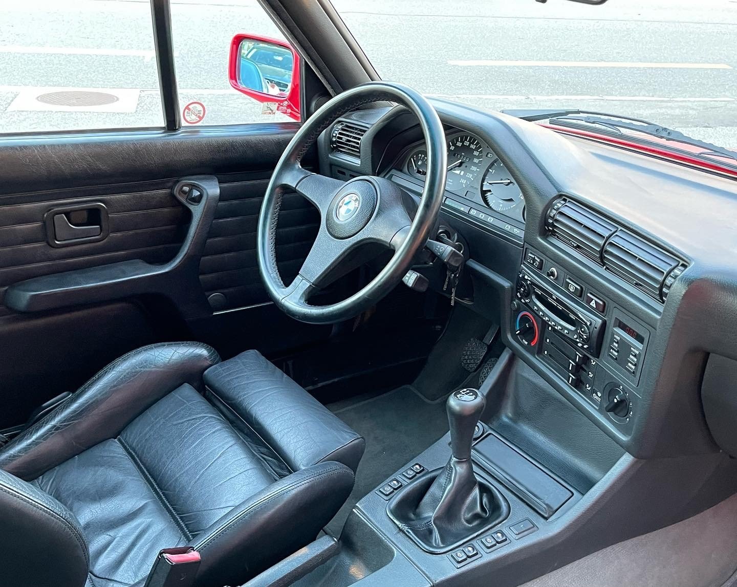 BMW 325i Cabrio, Essence, Occasion / Utilisé, Manuelle - 4