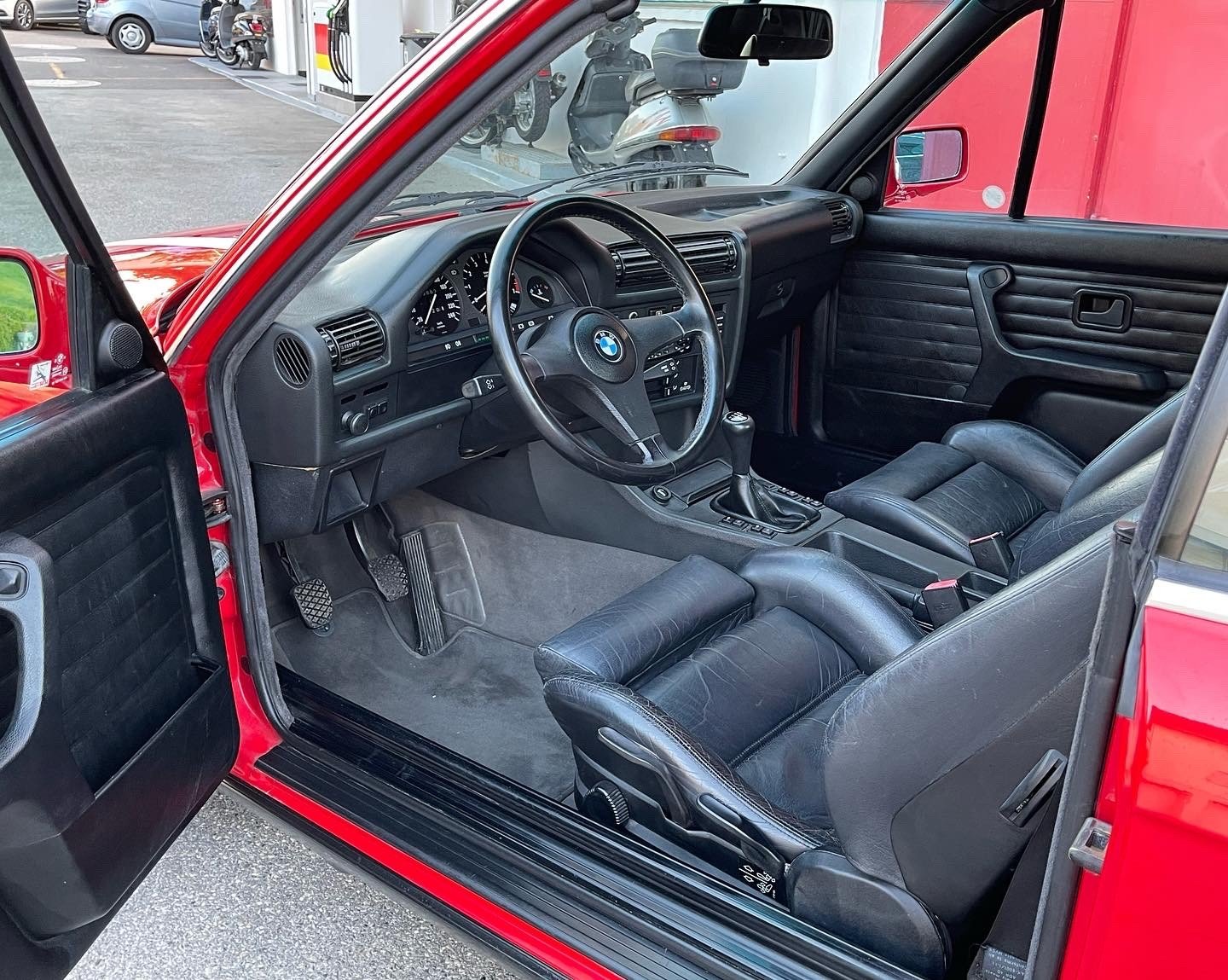 BMW 325i Cabrio, Essence, Occasion / Utilisé, Manuelle - 5