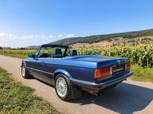 BMW 325i Cabrio, Petrol, Classic, Manual - 2
