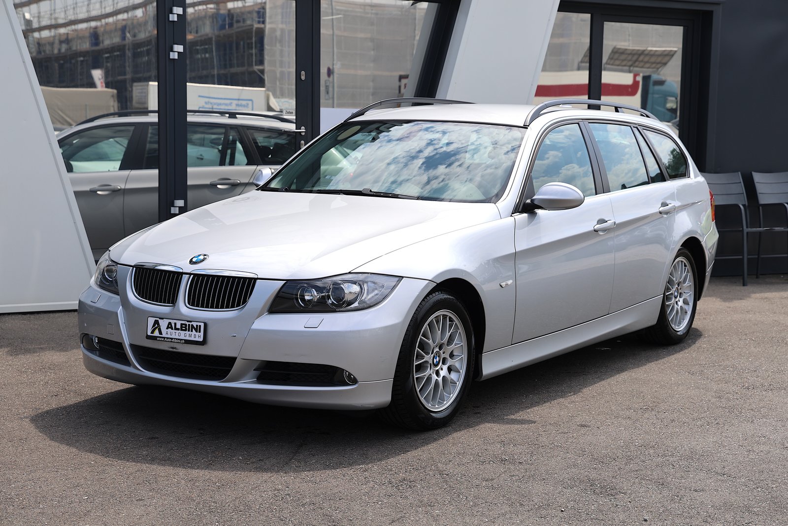 BMW 325i Touring, Petrol, Second hand / Used, Automatic - 2