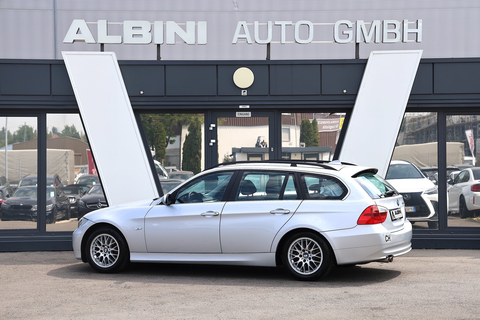 BMW 325i Touring, Petrol, Second hand / Used, Automatic - 5