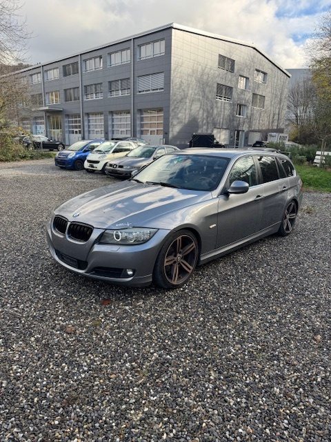 BMW 325i Touring