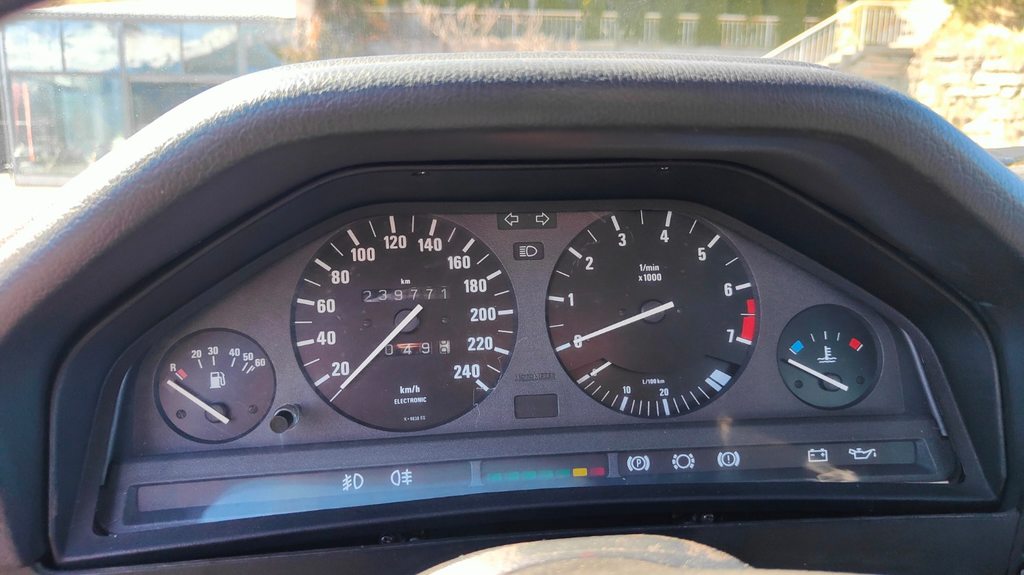 BMW E30 325iX, Essence, Occasion / Utilisé, Automatique - 6