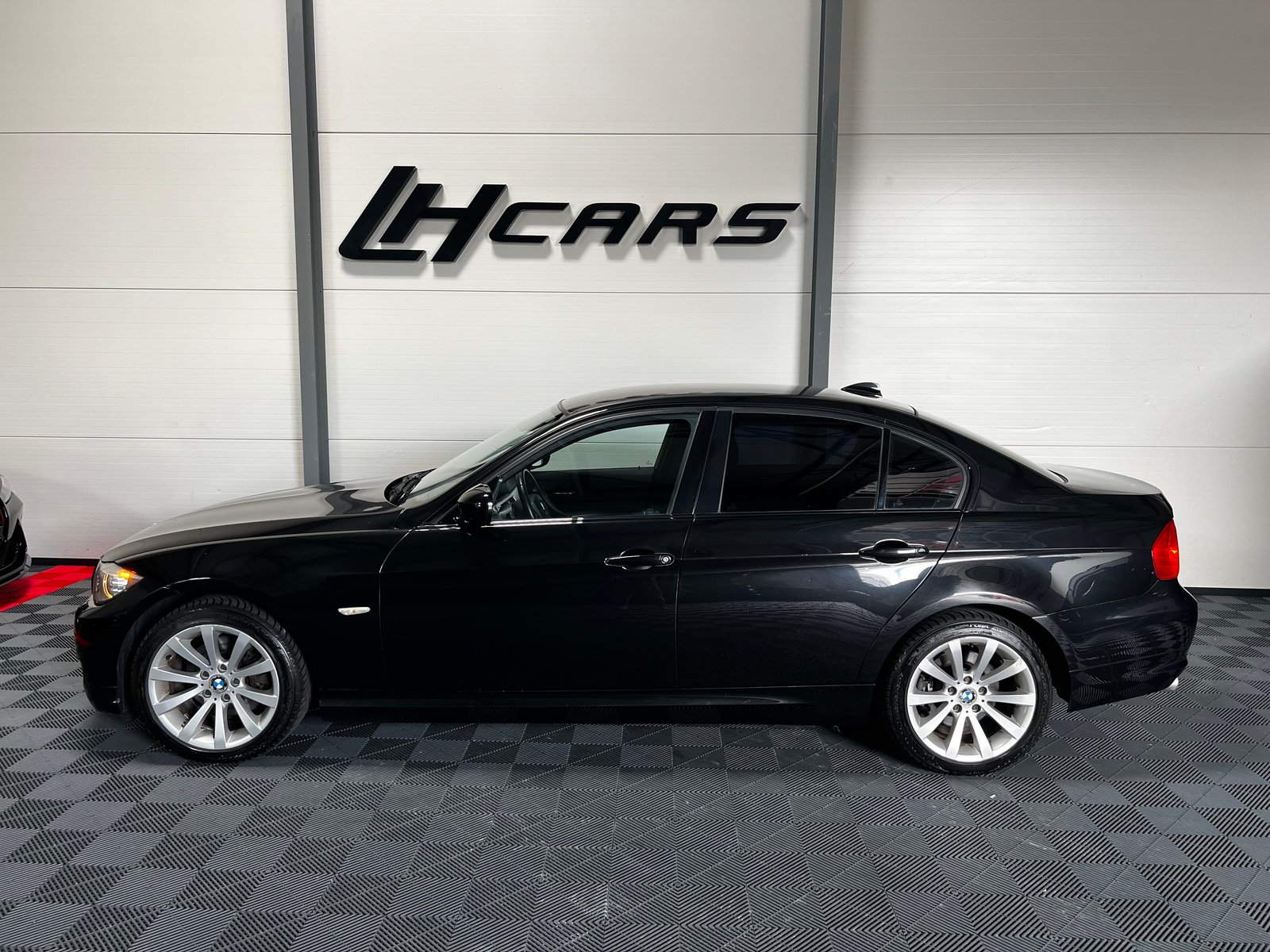 BMW 325i, Essence, Occasion / Utilisé, Automatique - 2
