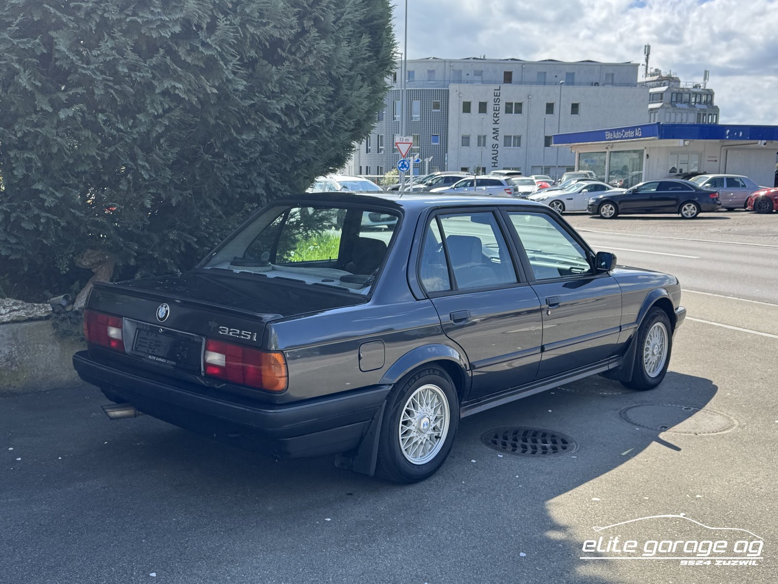 BMW 325i E30 Handschalter, Essence, Voiture de collection, Manuelle - 3