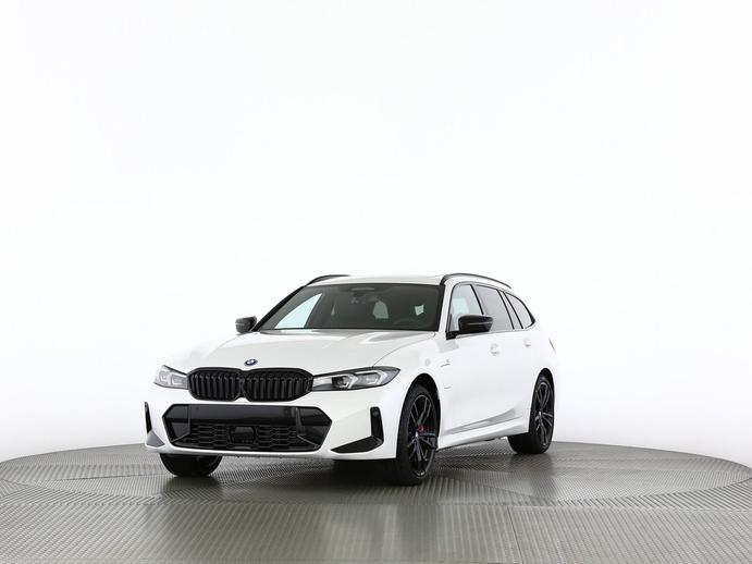 BMW 330e x DriveTouring Steptronic M Sport Pro, Plug-in-Hybrid Benzina/Elettrica, Auto nuove, Automatico