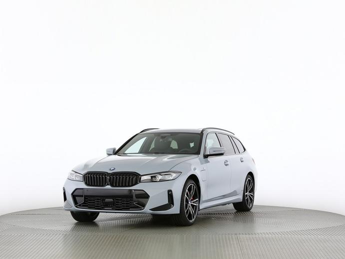 BMW 330e x DriveTouring Steptronic M Sport Pro, Hybride Rechargeable Essence/Électricité, Voiture nouvelle, Automatique