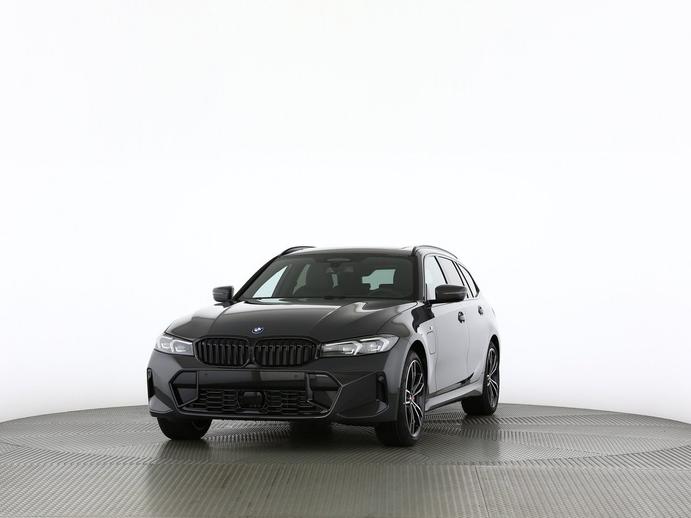 BMW 330e x DriveTouring Steptronic M Sport Pro, Plug-in-Hybrid Petrol/Electric, New car, Automatic