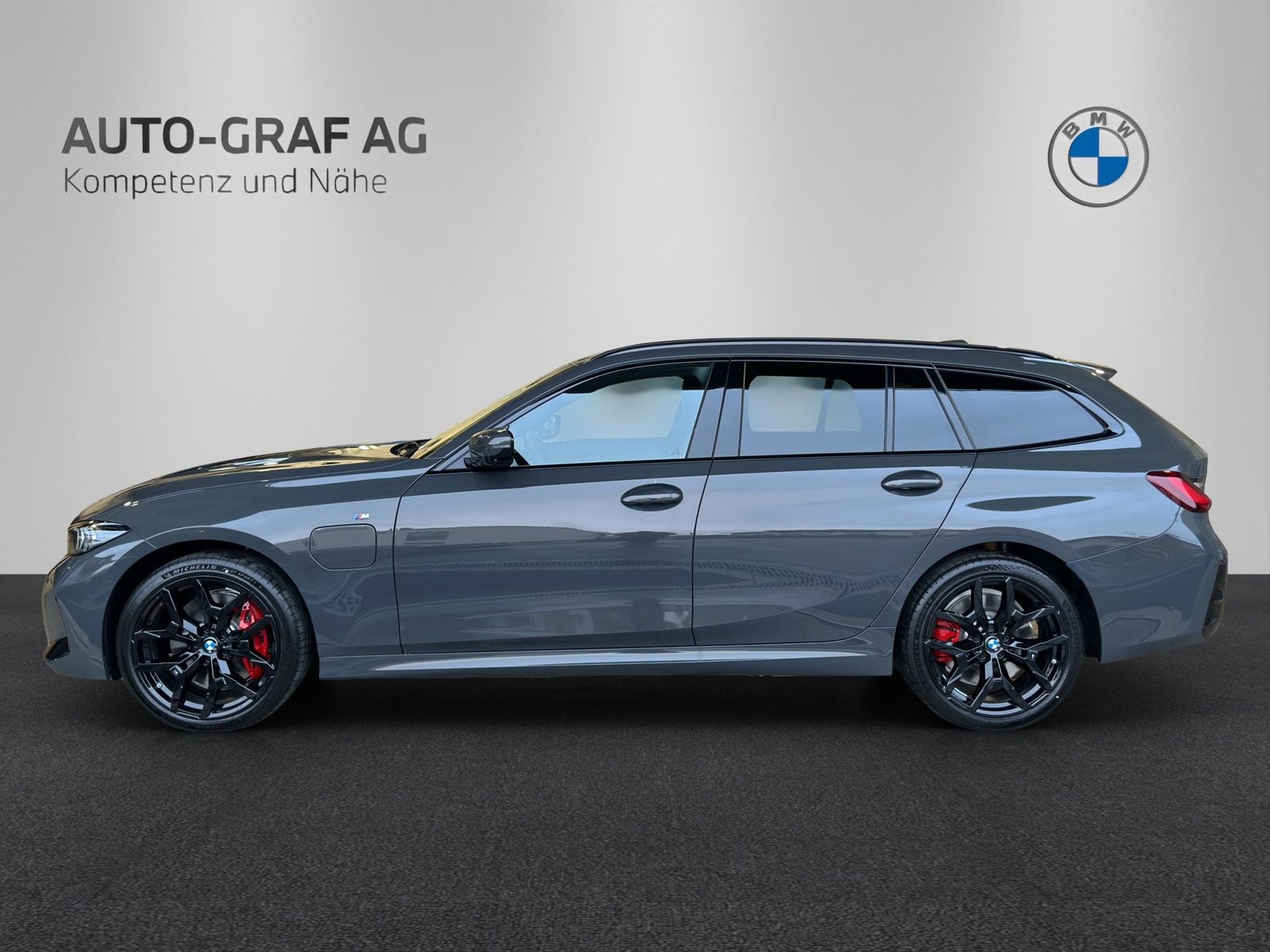 BMW 330e xDrive Touring M Sport Pro, Plug-in-Hybrid Petrol/Electric, New car, Automatic - 2