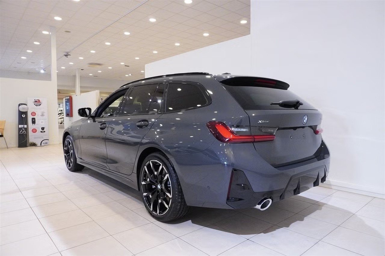 BMW 330e Touring Steptronic M Sport, Hybride Rechargeable Essence/Électricité, Voiture nouvelle, Automatique - 5