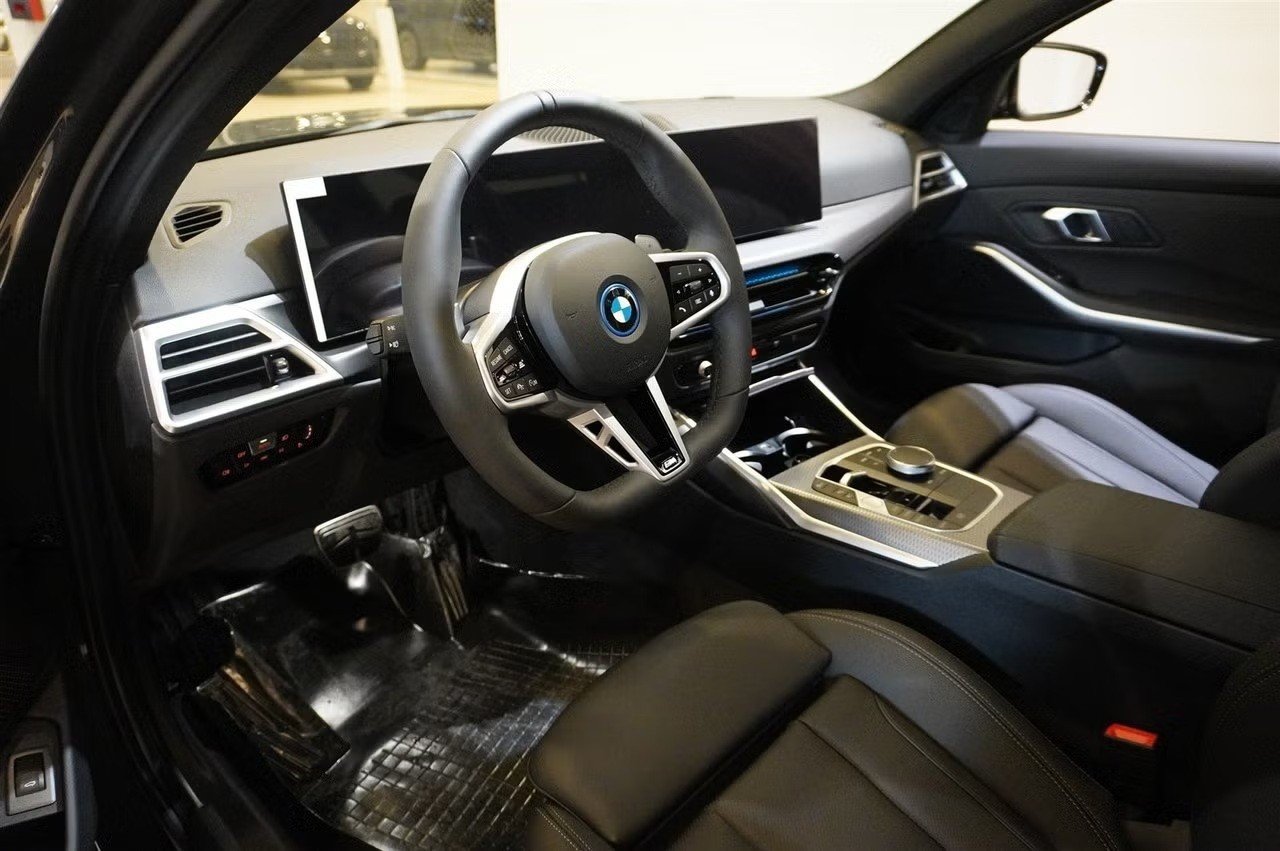 BMW 330e Touring Steptronic M Sport, Hybride Rechargeable Essence/Électricité, Voiture nouvelle, Automatique - 6