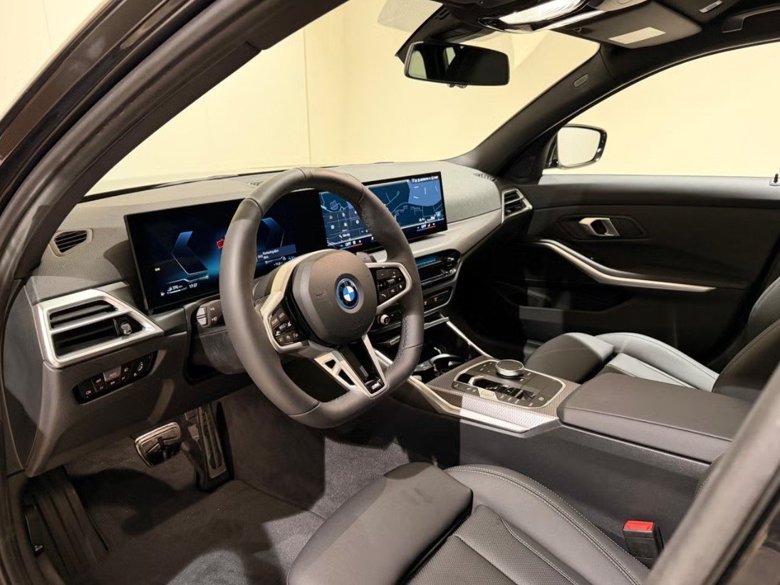 BMW 330e x DriveTouring Steptronic M Sport, Plug-in-Hybrid Petrol/Electric, New car, Automatic - 5
