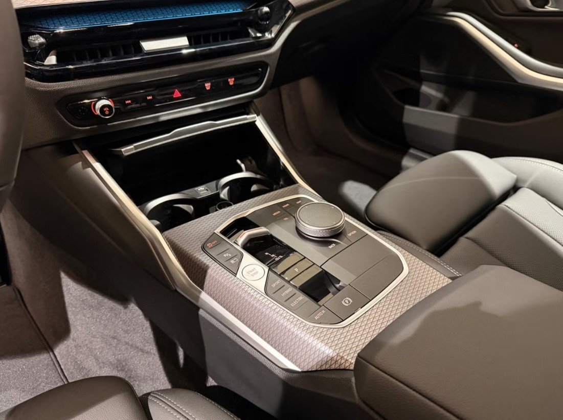 BMW 330e x DriveTouring Steptronic M Sport, Plug-in-Hybrid Petrol/Electric, New car, Automatic - 7