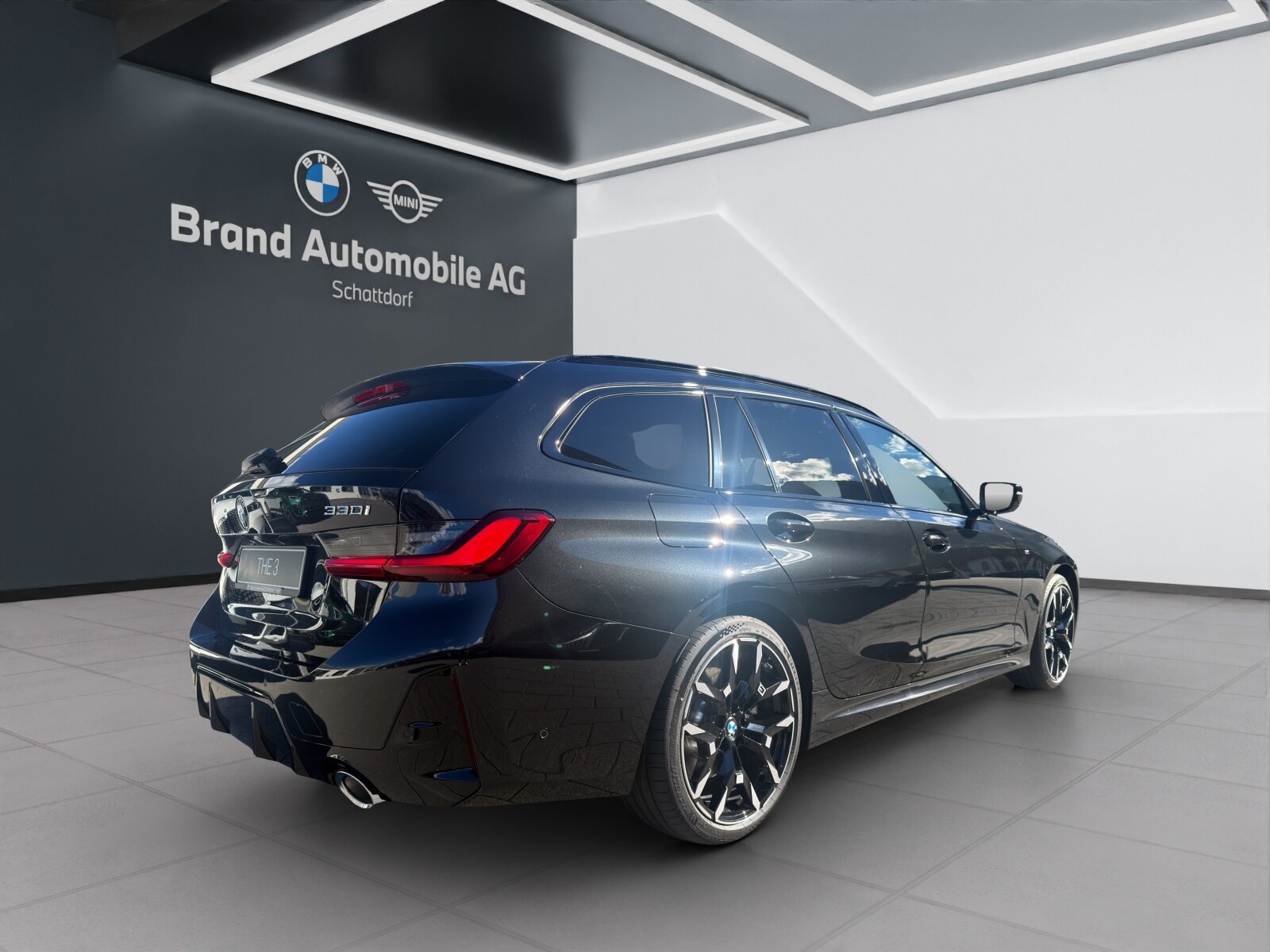 BMW 330i  SAG Touring, Petrol, New car, Automatic - 5