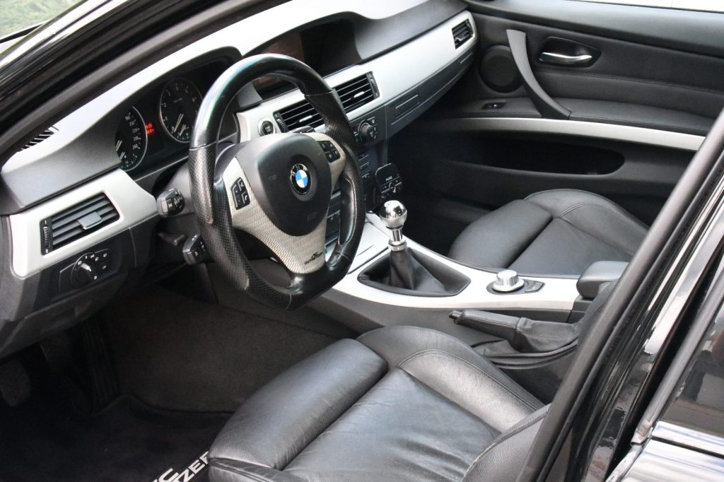 BMW 330 xi Touring, Benzin, Occasion / Gebraucht, Handschaltung - 4