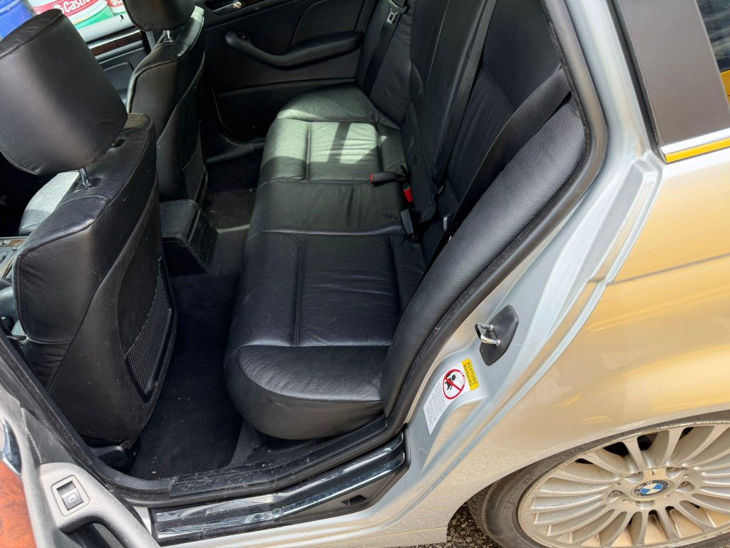 BMW 330 330xi, Petrol, Second hand / Used, Automatic - 7