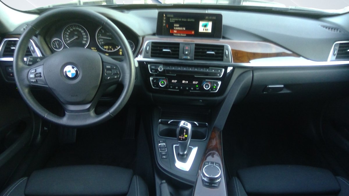 BMW 330i Touring Steptronic, Benzin, Occasion / Gebraucht, Automatik - 4