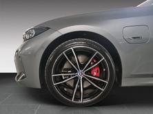 BMW 330e x DriveTouring Steptronic M Sport Pro, Plug-in-Hybrid Benzin/Elektro, Occasion / Gebraucht, Automat - 3