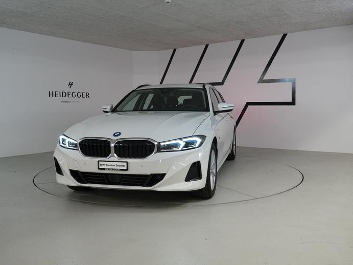 BMW 330e x DriveTouring Steptronic, Hybride Rechargeable Essence/Électricité, Occasion / Utilisé, Automatique