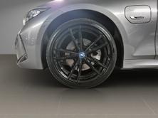 BMW 330e xDr Tour M Sport, Plug-in-Hybrid Benzin/Elektro, Occasion / Gebraucht, Automat - 3