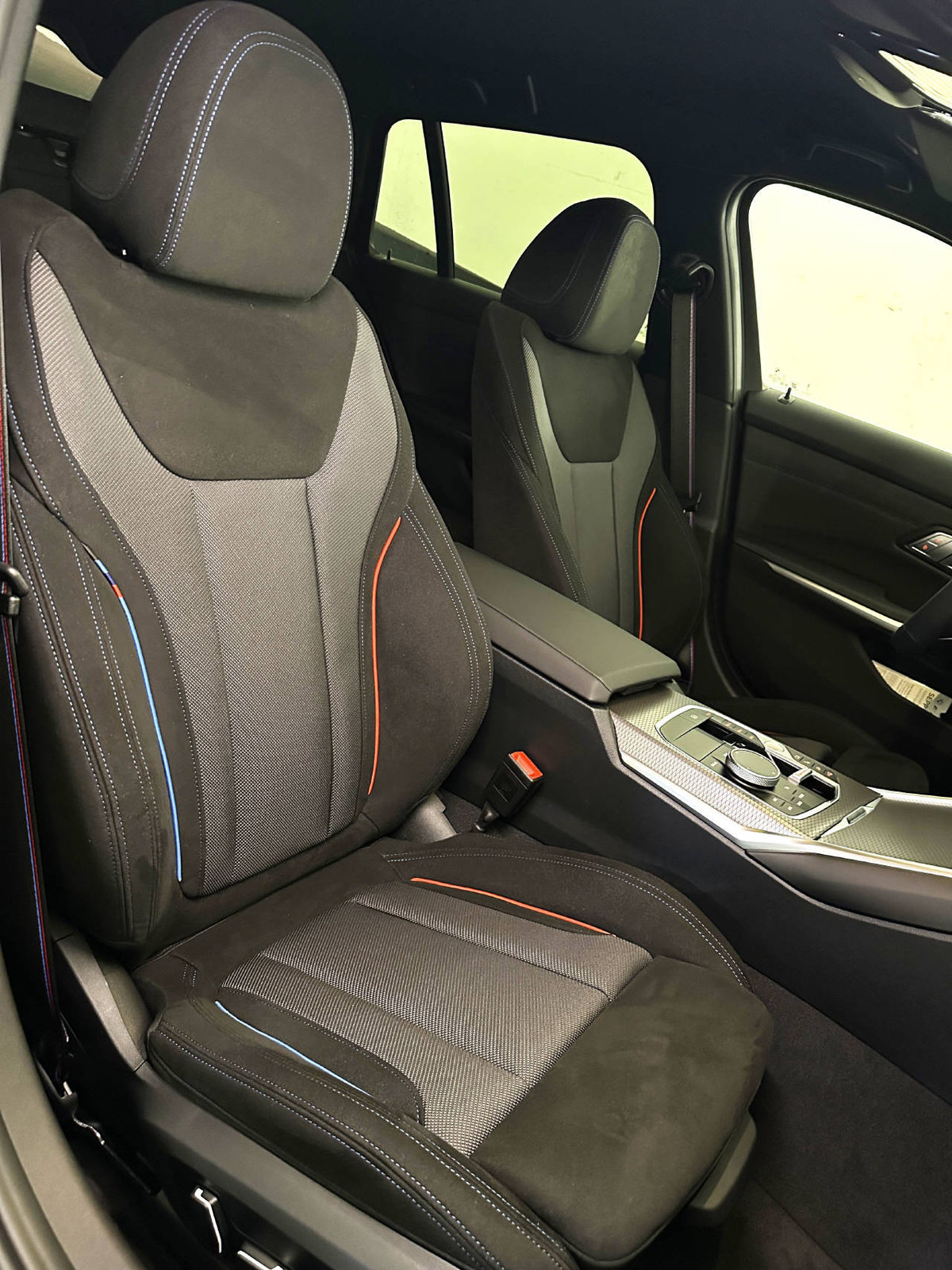 BMW 330e Touring M Sport Pro, Plug-in-Hybrid Benzin/Elektro, Occasion / Gebraucht, Automatik - 3