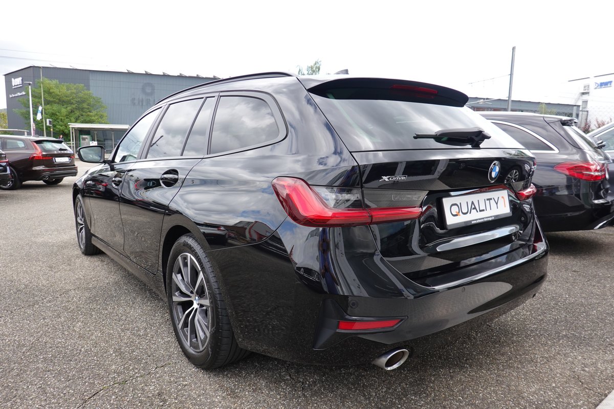 BMW 330i - TOURING - XDRIVE - "ADVANTAGE" - STEPTRONIC - 258 PS, Petrol, Second hand / Used, Automatic - 2